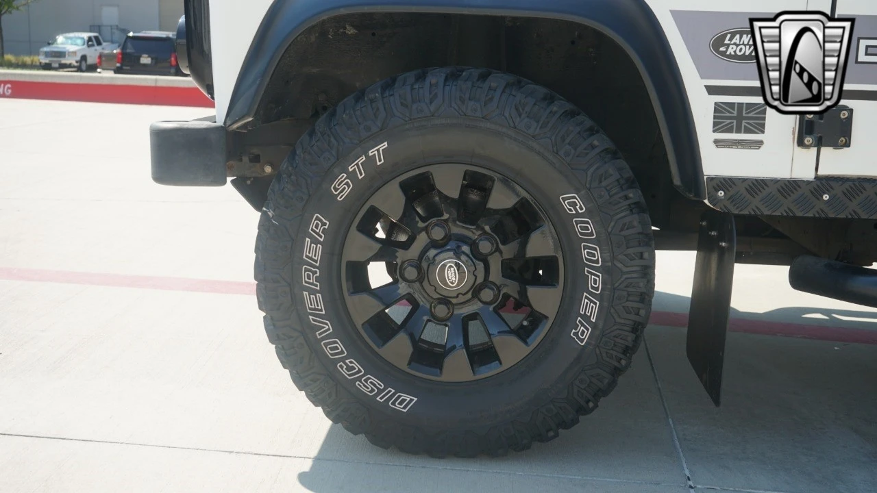 1999 Land Rover Defender 90 - Image 8 of 12