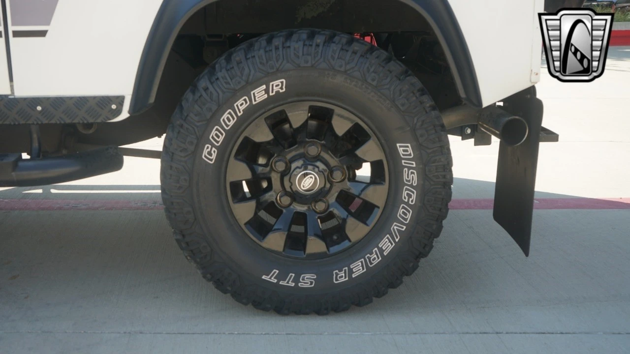 1999 Land Rover Defender 90 - Image 9 of 12