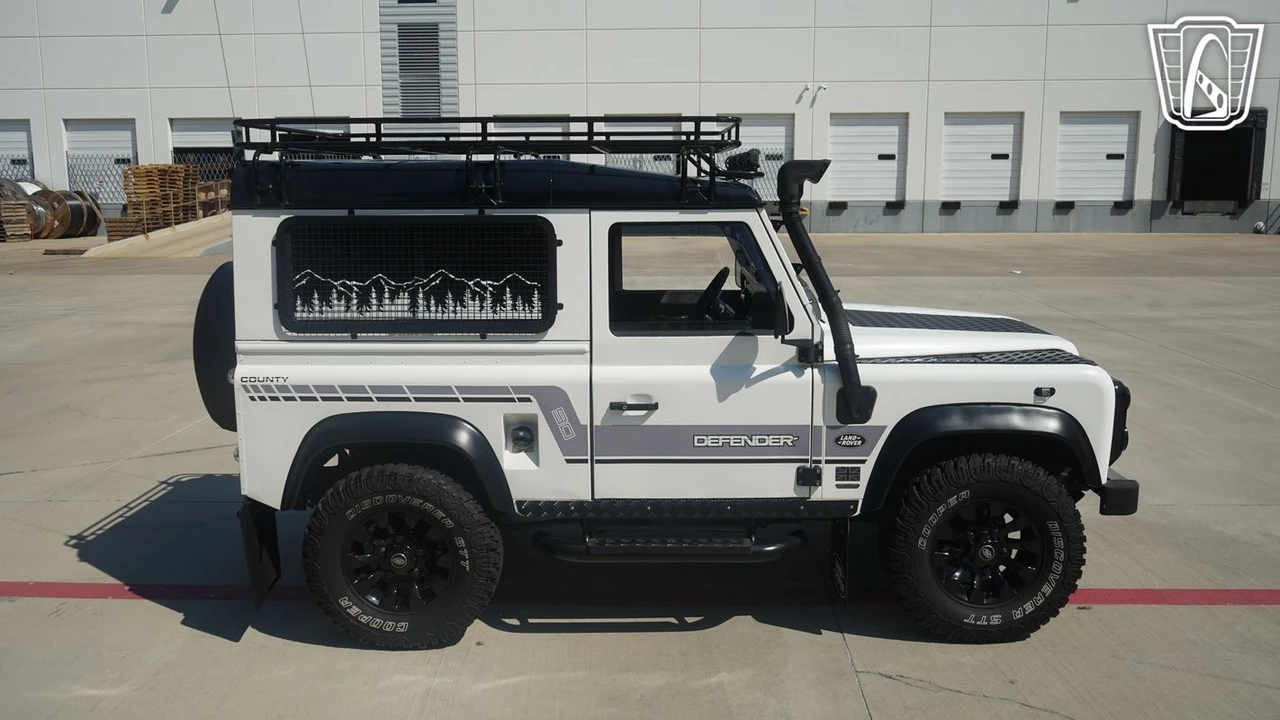 1999 Land Rover Defender 90 - Image 16 of 21