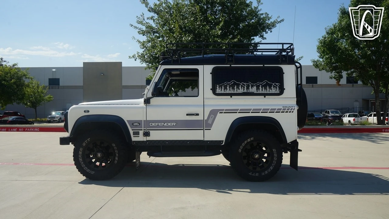 1999 Land Rover Defender 90 - Image 8 of 21