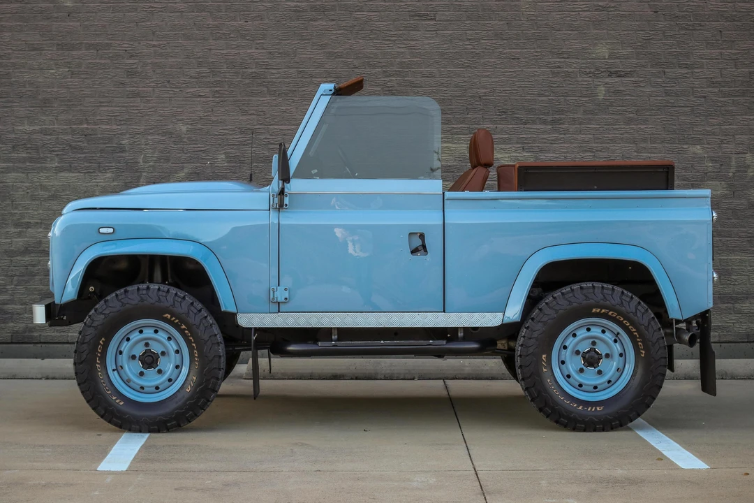1999 Land Rover Defender 90 - Image 11 of 31