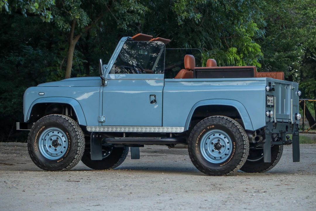 1999 Land Rover Defender 90 - Image 3 of 31