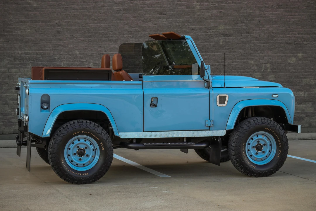 1999 Land Rover Defender 90 - Image 17 of 31