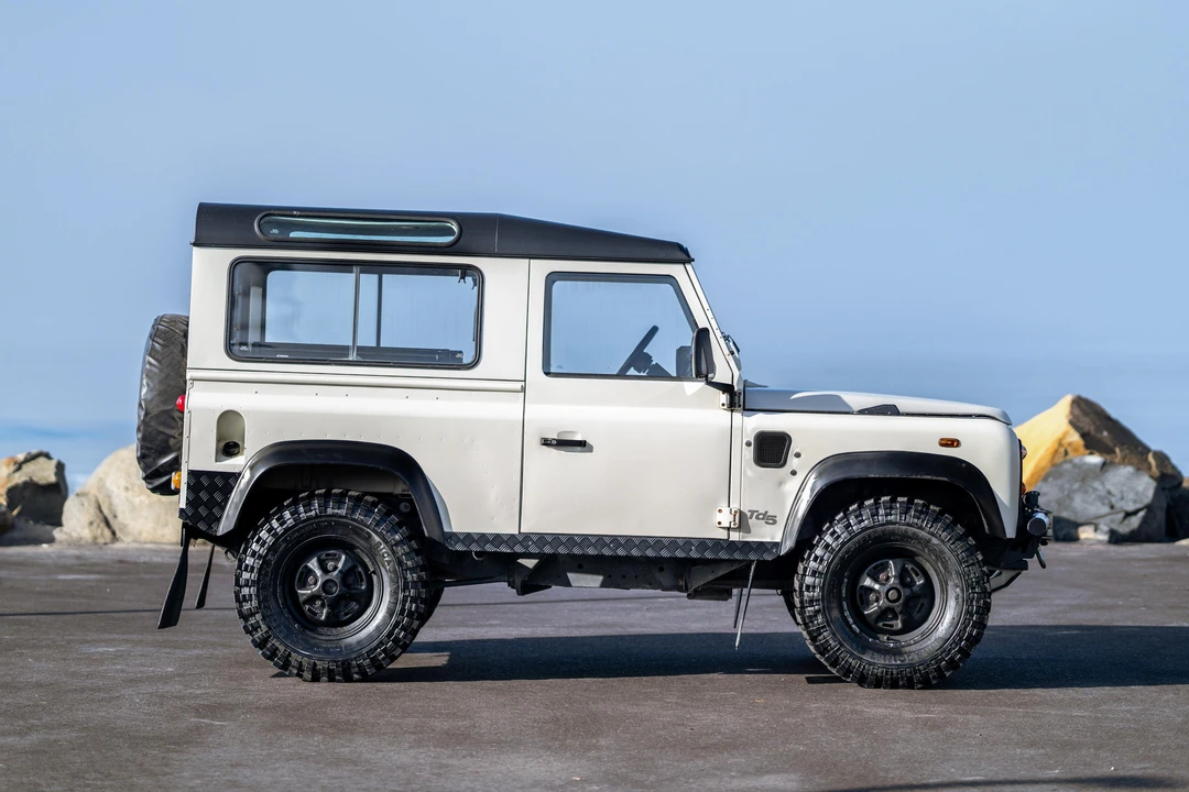 1999 Land Rover Defender 90 - Image 10 of 31