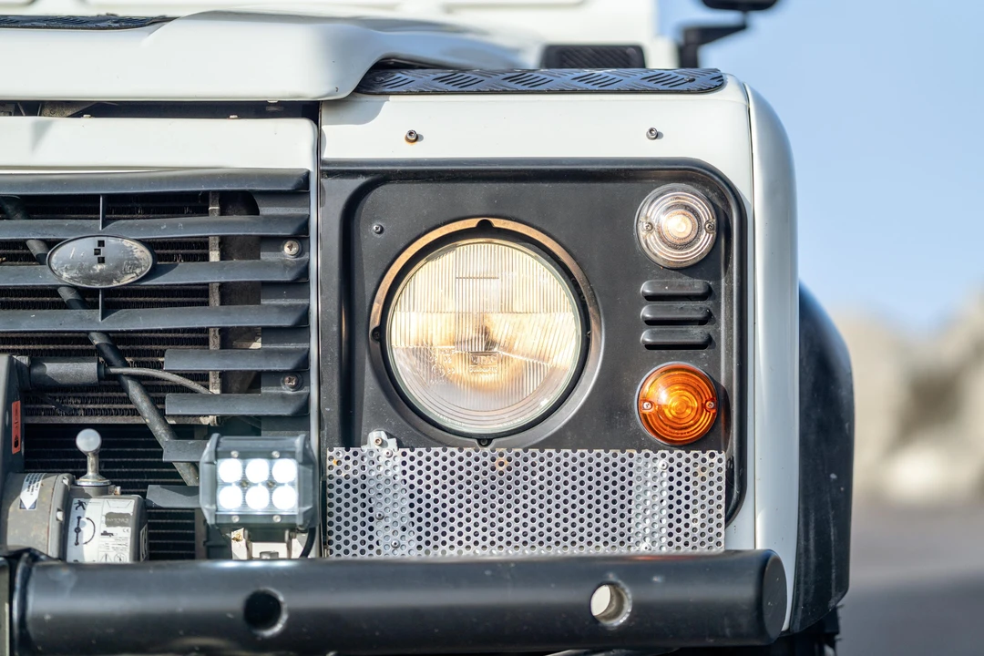 1999 Land Rover Defender 90 - Image 17 of 31