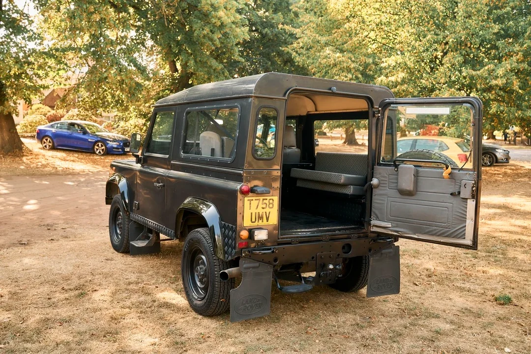 1999 Land Rover Defender 90 - Image 8 of 30