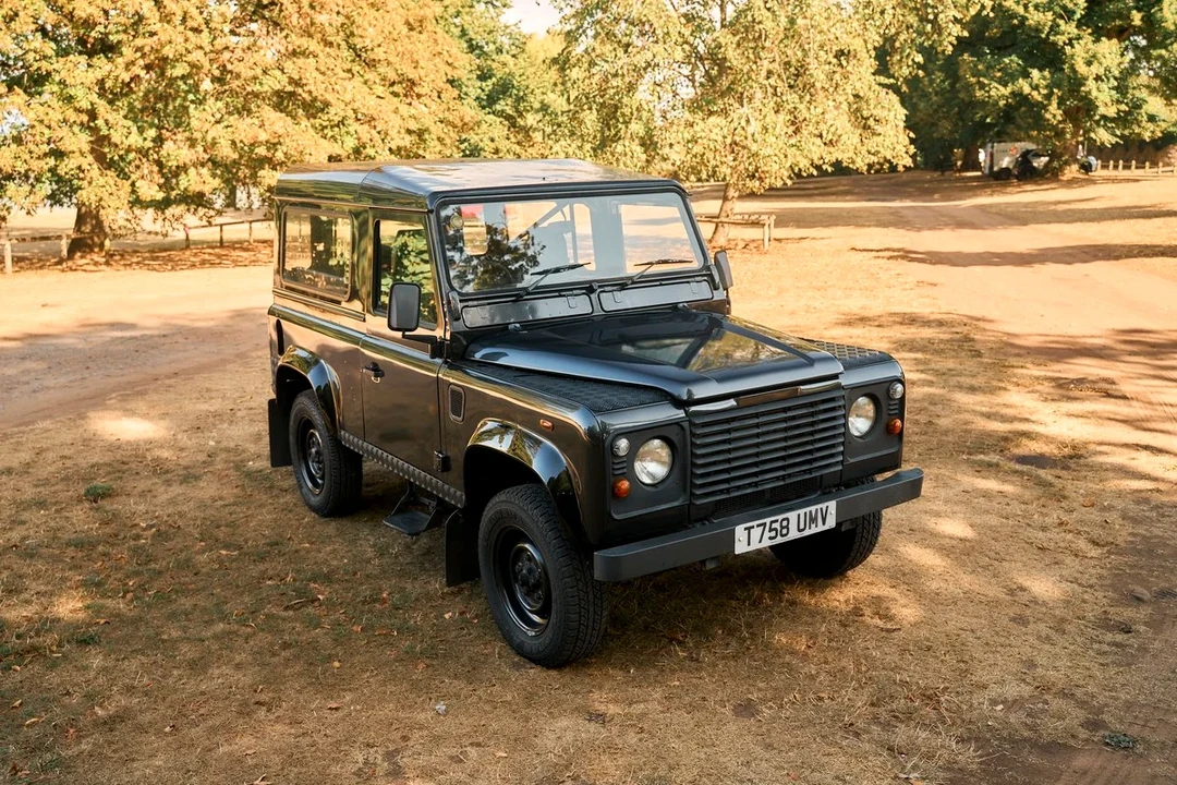 1999 Land Rover Defender 90 - Image 3 of 30