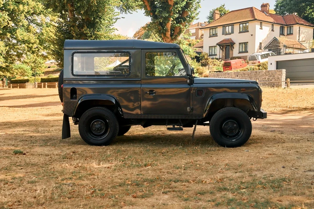 1999 Land Rover Defender 90 - Image 10 of 30