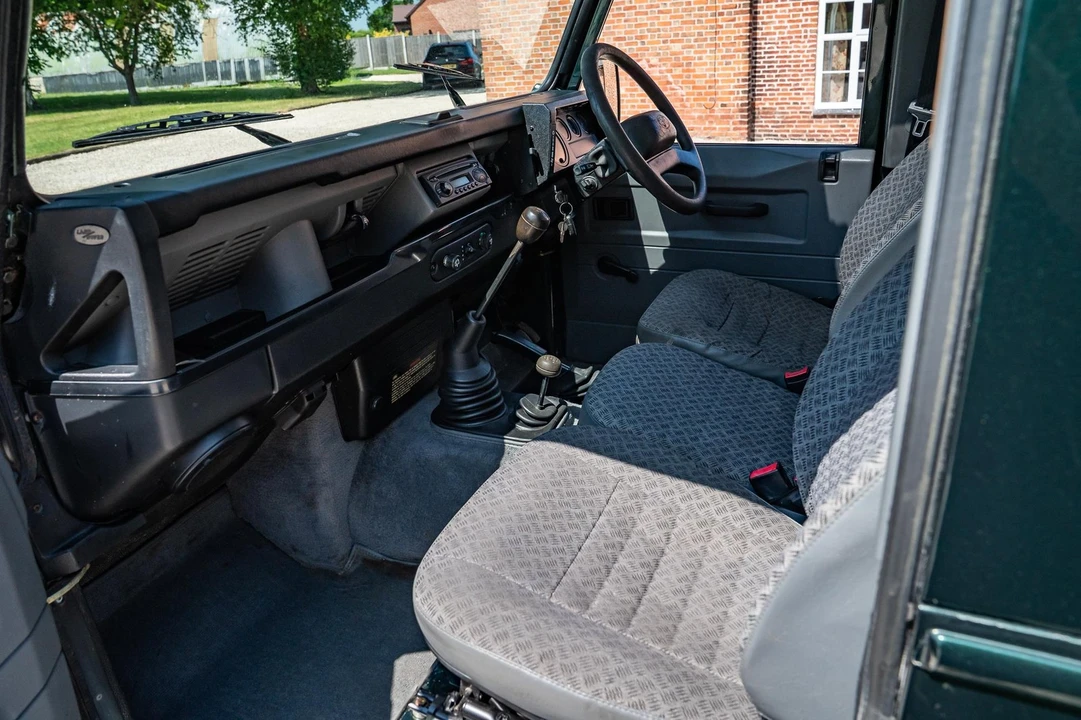 1999 Land Rover Defender 90 - Image 18 of 21
