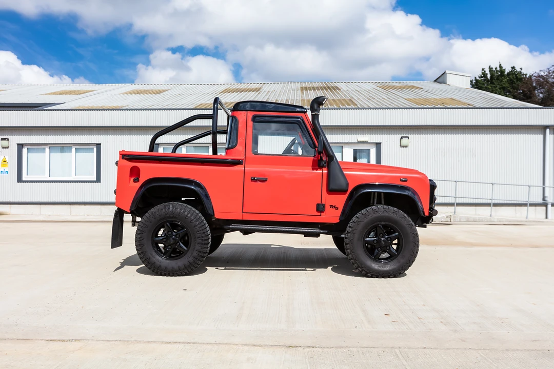 1999 Land Rover Defender 90 - Image 5 of 31