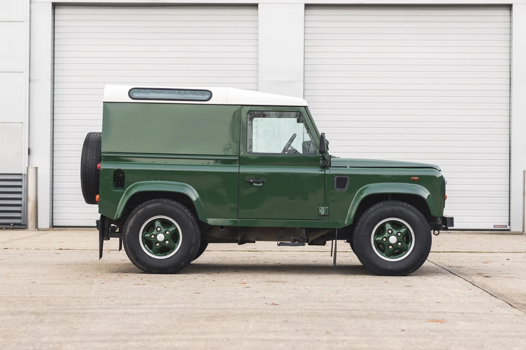 1999 Land Rover Defender 90 - Image 9 of 31