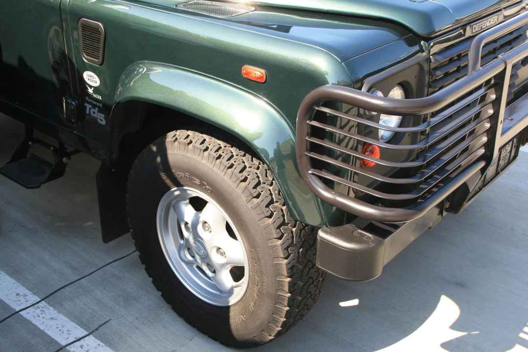 1999 Land Rover Defender 90 - Image 11 of 31