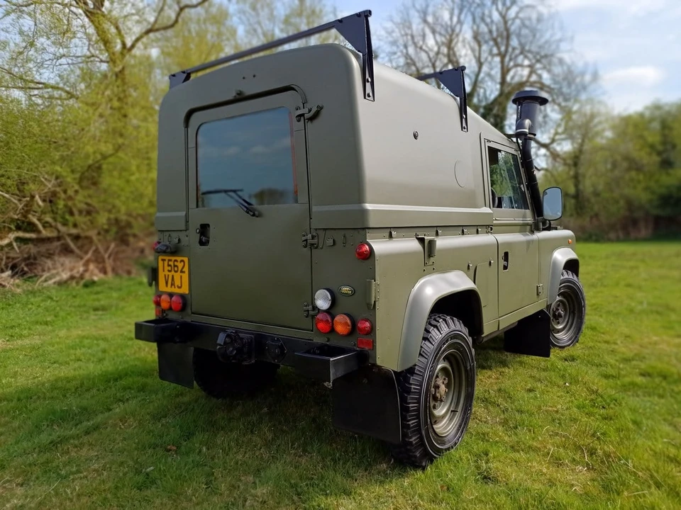 1999 Land Rover Defender 90 - Image 8 of 30