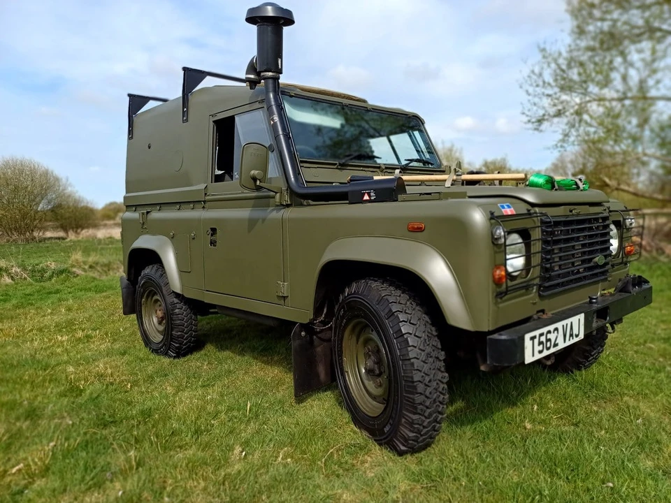 1999 Land Rover Defender 90 - Image 6 of 30