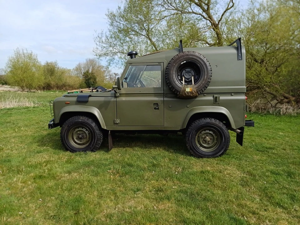 1999 Land Rover Defender 90 - Image 17 of 30