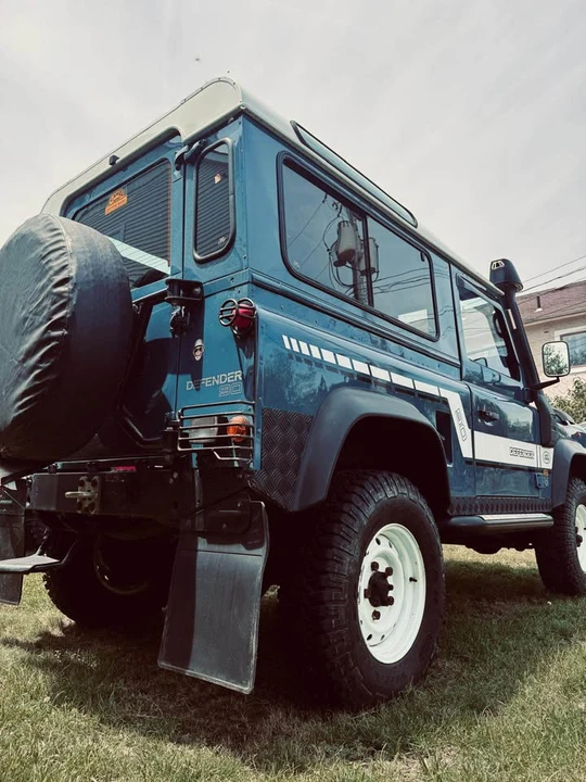 1999 Land Rover Defender 90 - Image 3 of 8