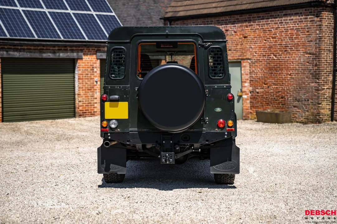 1999 Land Rover Defender 110 - Image 5 of 21