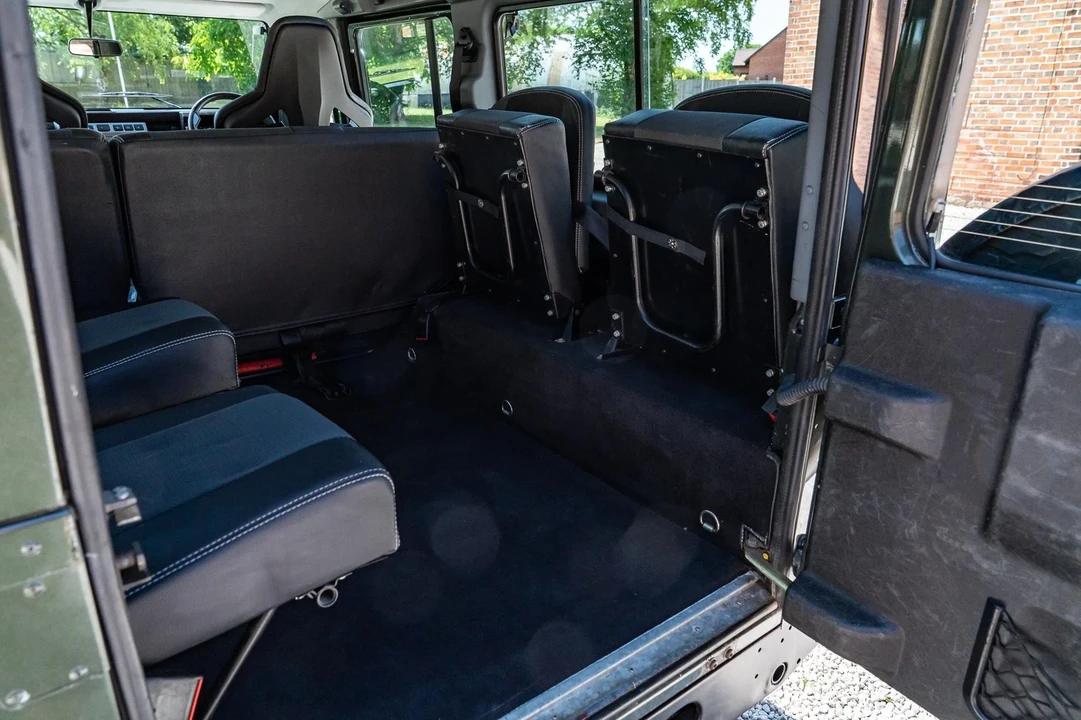 1999 Land Rover Defender 110 - Image 16 of 21