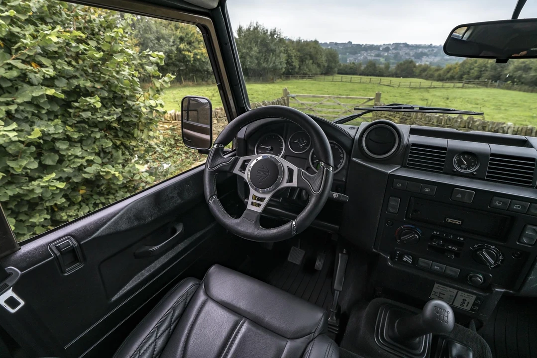 1999 Land Rover Defender - Image 11 of 21