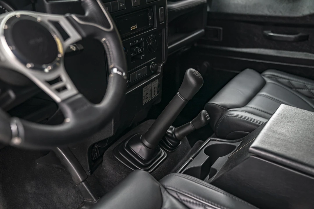 1999 Land Rover Defender - Image 14 of 21