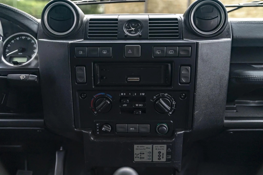 1999 Land Rover Defender - Image 15 of 21