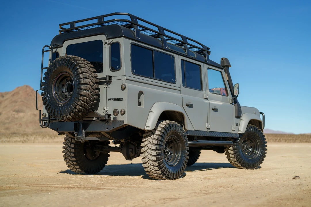 1999 Land Rover Defender 110 - Image 7 of 21