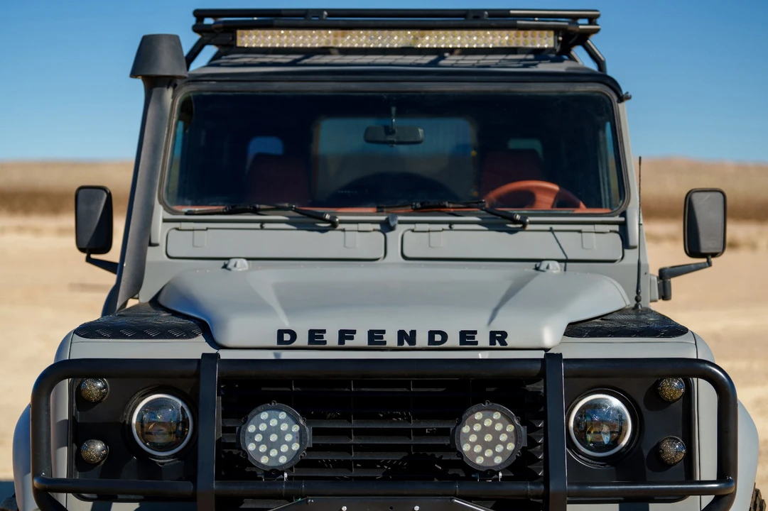 1999 Land Rover Defender 110 - Image 4 of 21
