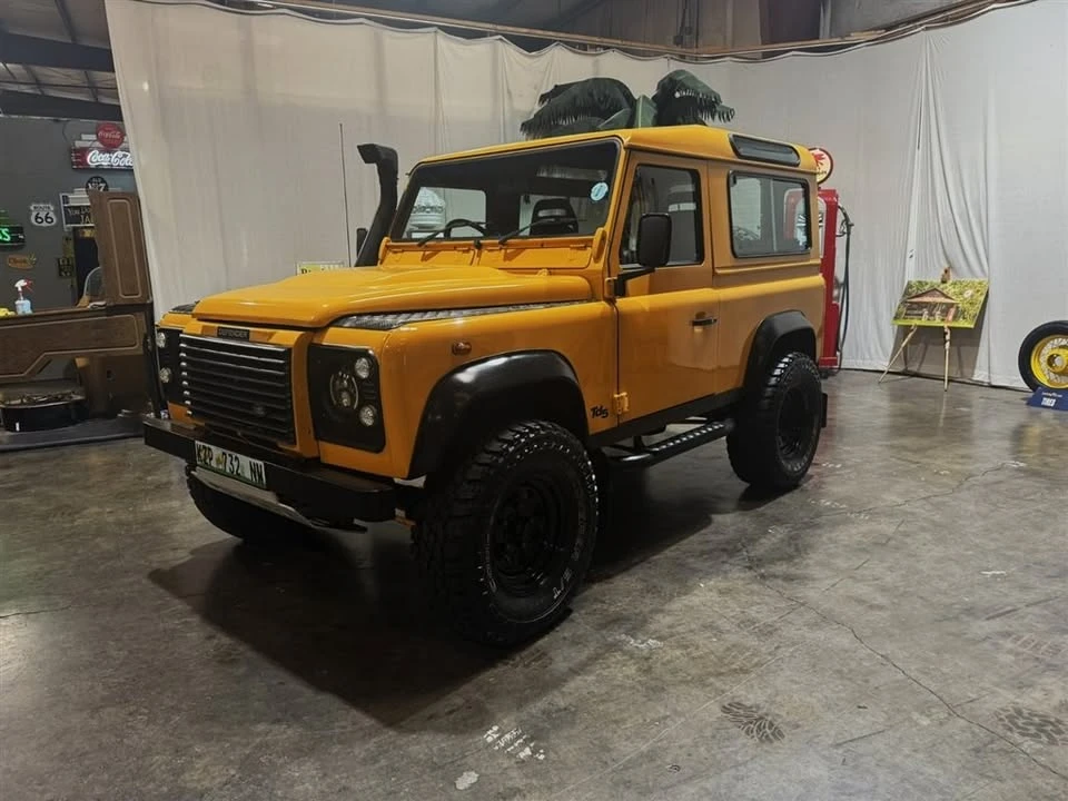 1999 Land Rover Defender - Image 10 of 20