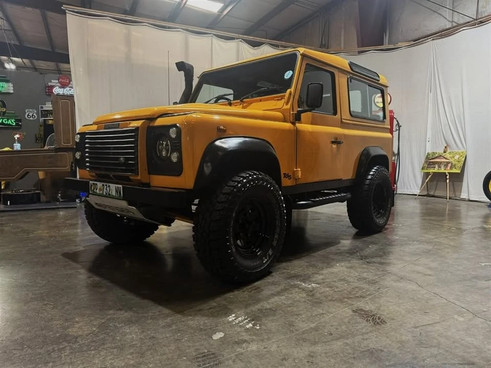 1999 Land Rover Defender - Image 11 of 20