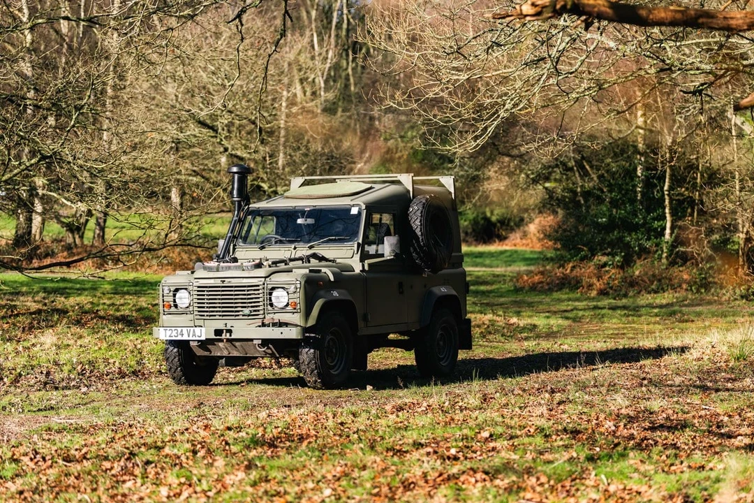 1999 Land Rover Defender - Image 9 of 30