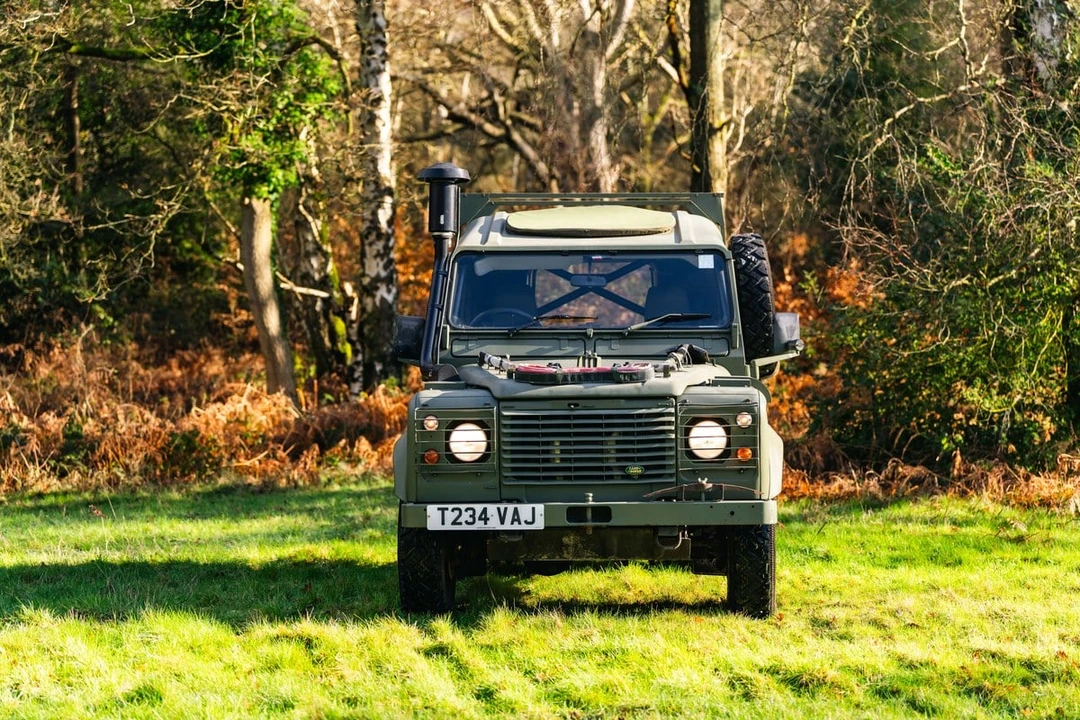 1999 Land Rover Defender - Image 11 of 30