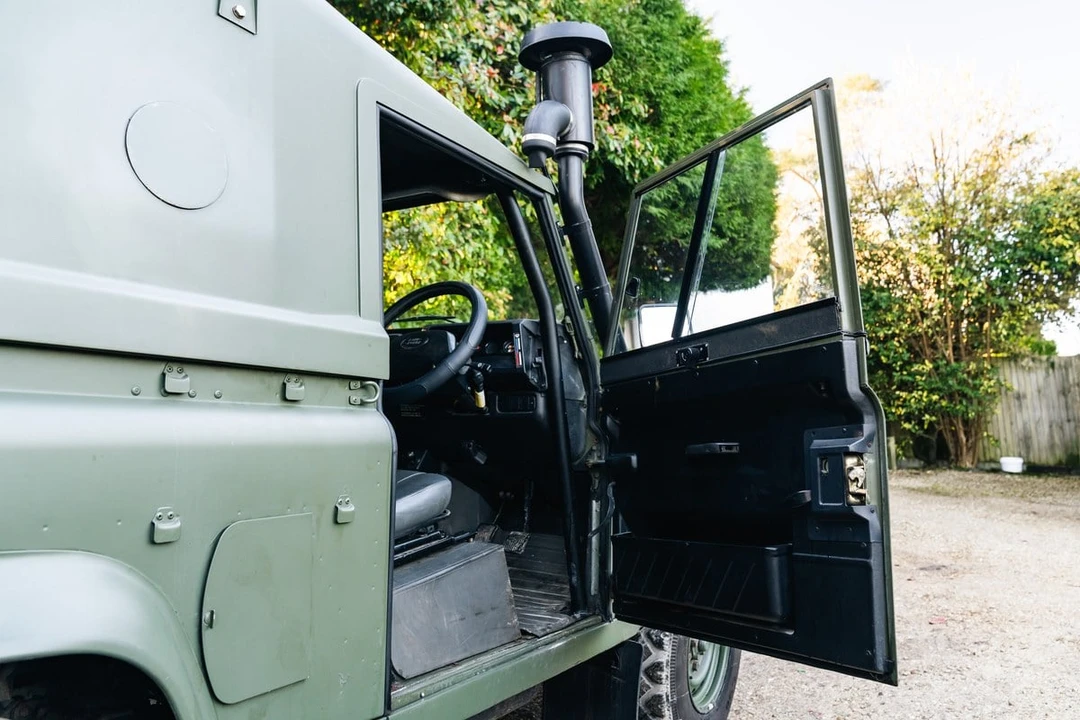1999 Land Rover Defender - Image 28 of 30