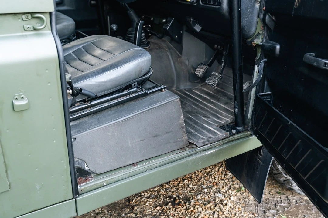 1999 Land Rover Defender - Image 29 of 30