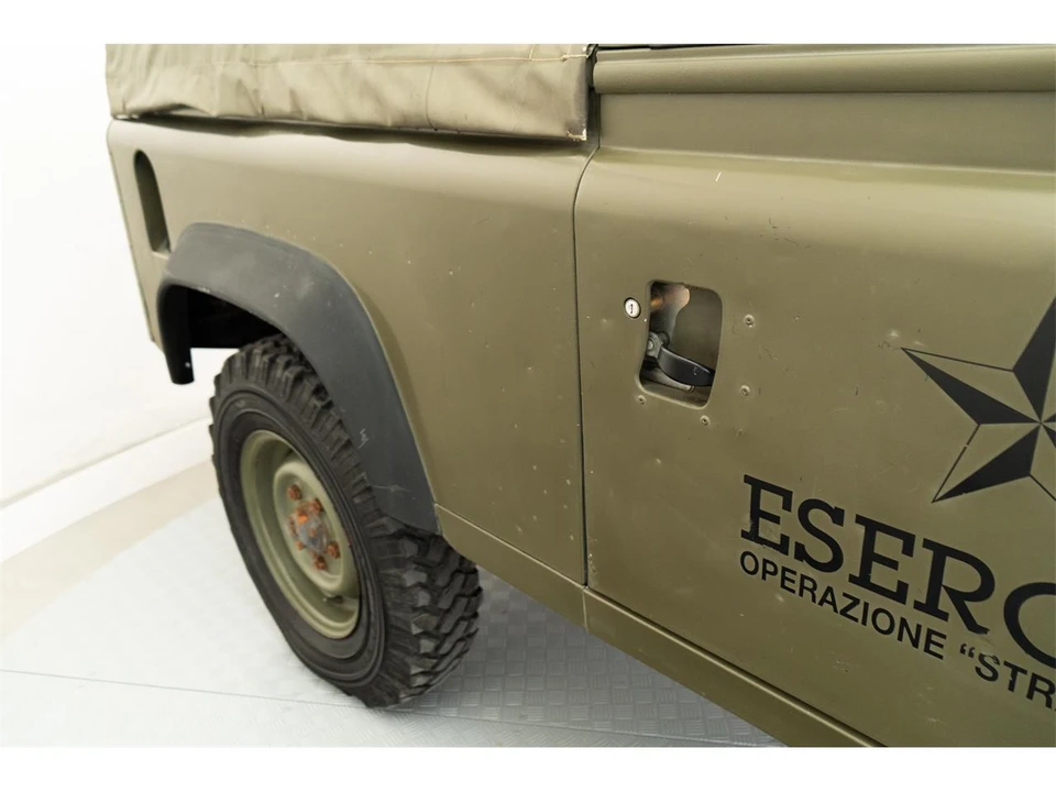 1999 Land Rover Defender - Image 19 of 31