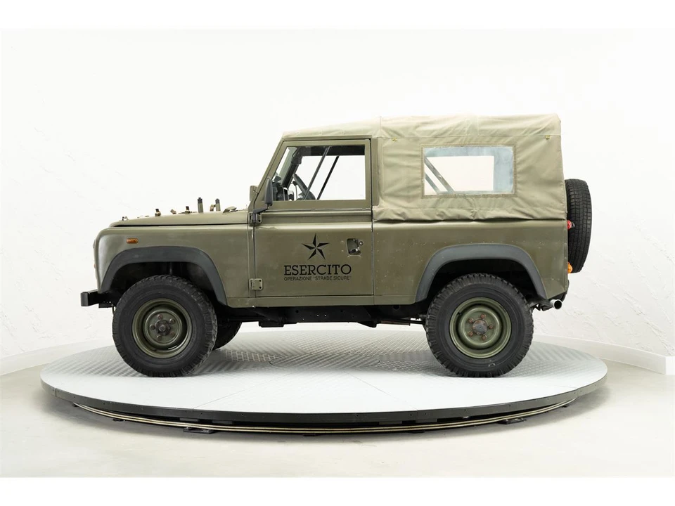 1999 Land Rover Defender - Image 8 of 31