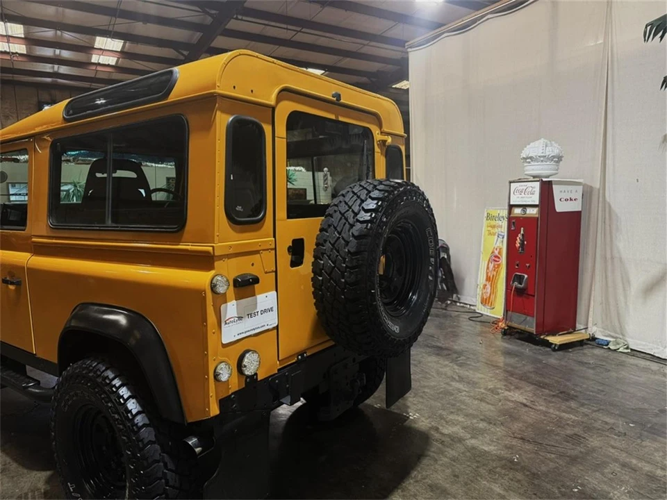 1999 Land Rover Defender - Image 9 of 31