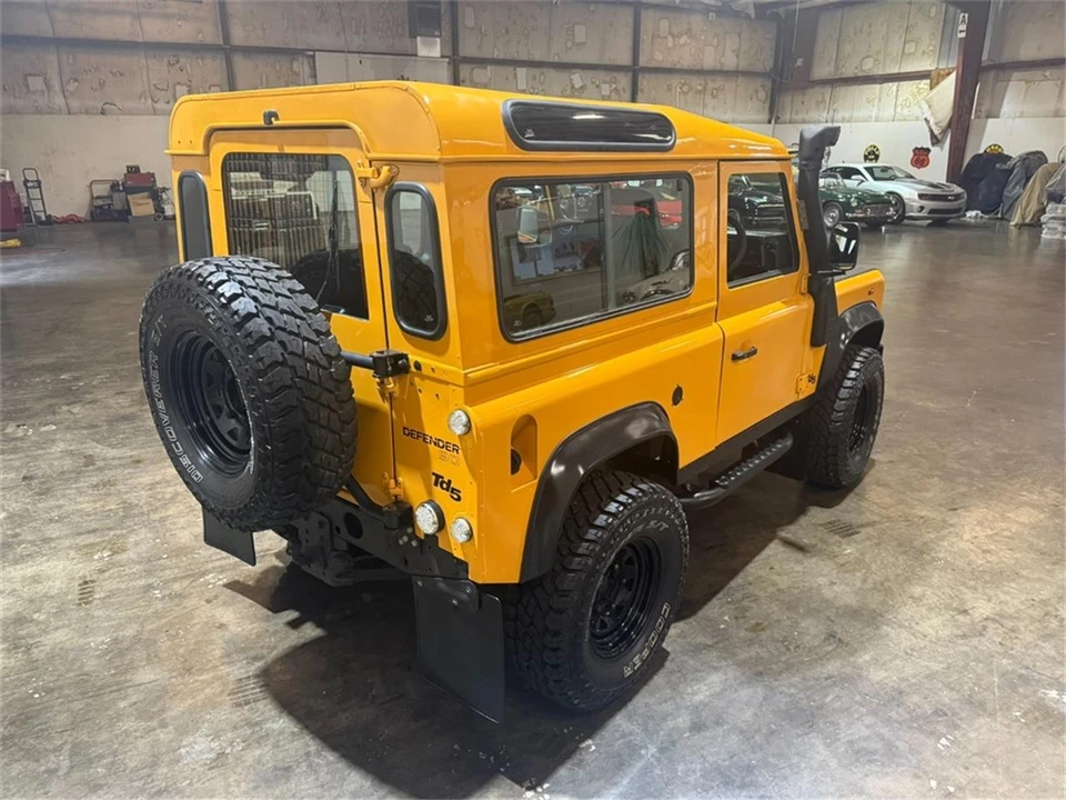 1999 Land Rover Defender - Image 17 of 31