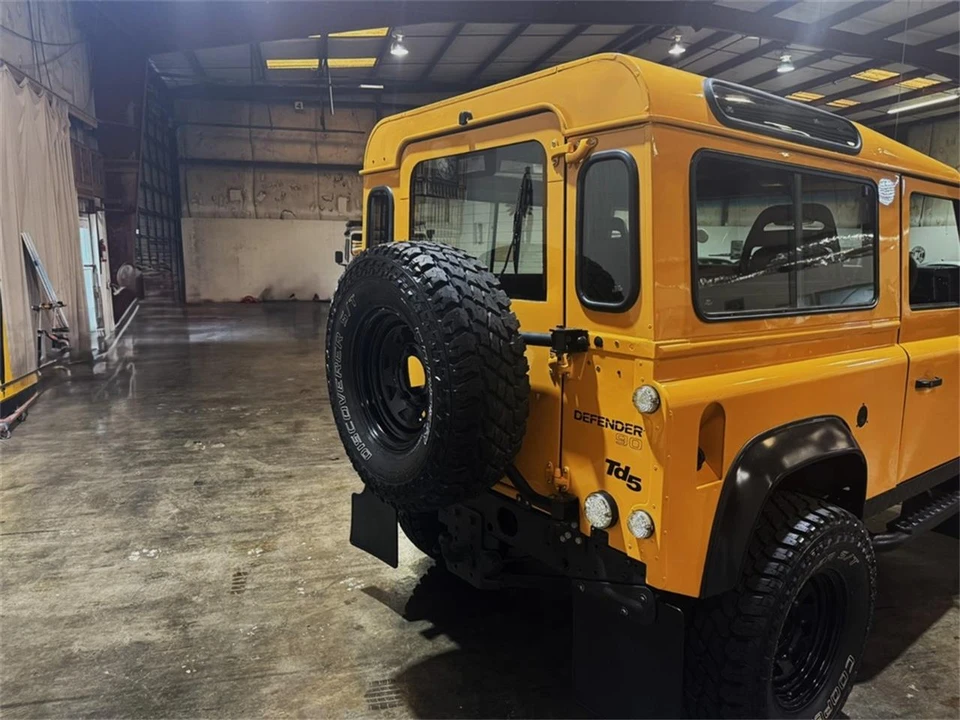 1999 Land Rover Defender - Image 14 of 31