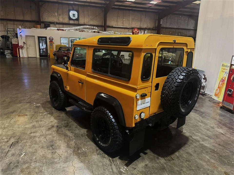 1999 Land Rover Defender - Image 8 of 31