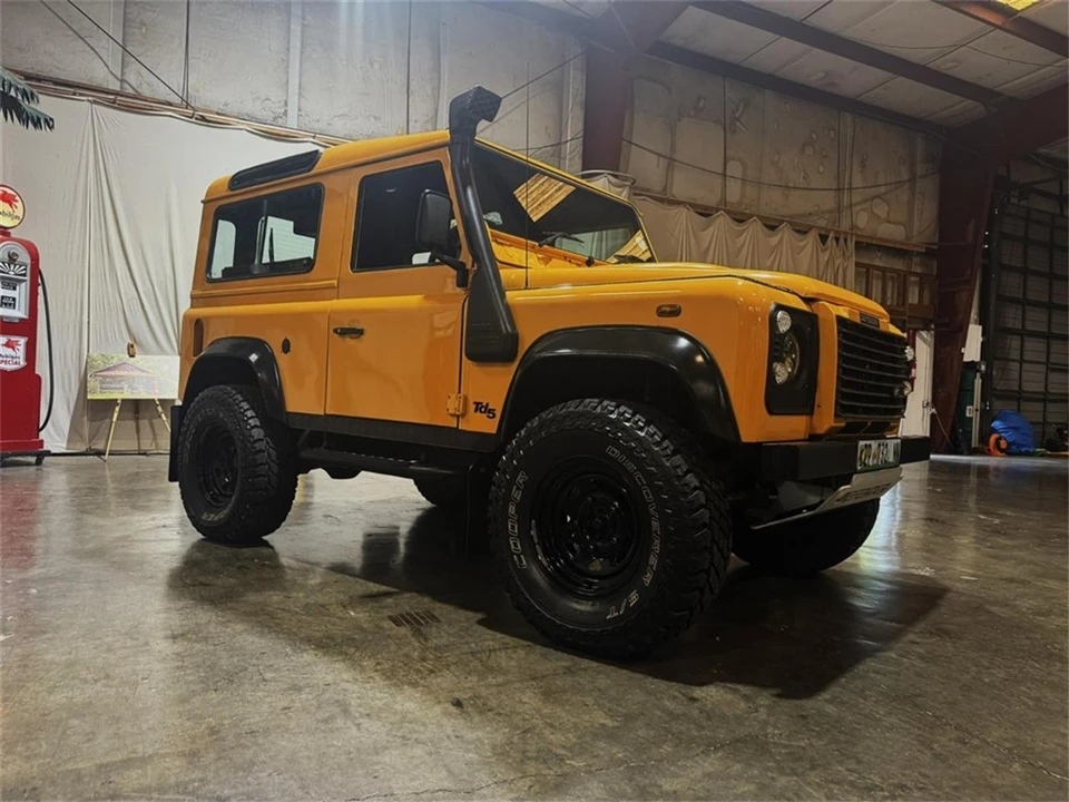 1999 Land Rover Defender - Image 12 of 31
