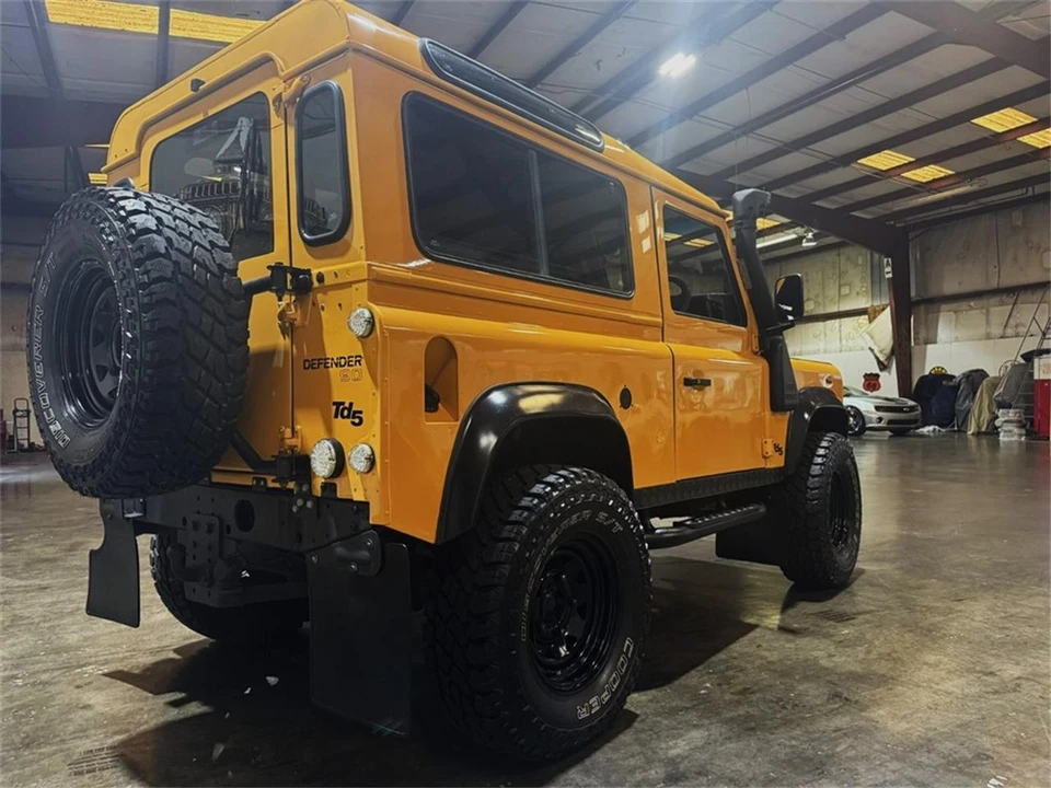 1999 Land Rover Defender - Image 16 of 31
