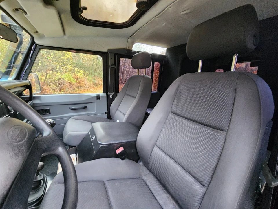 1999 Land Rover Defender 110 - Image 9 of 21