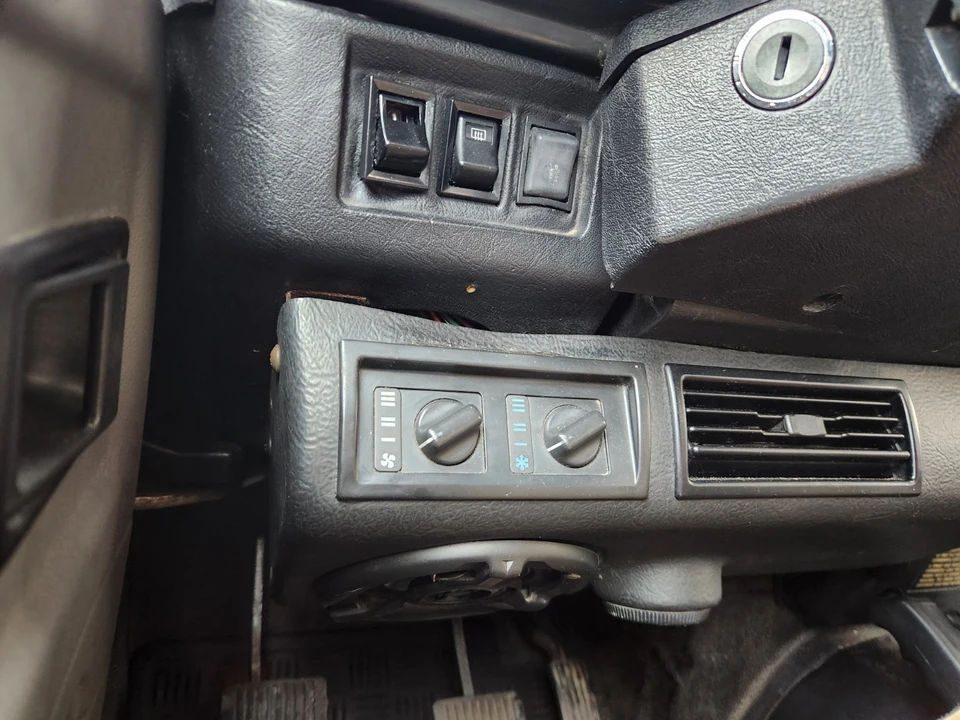 1999 Land Rover Defender 110 - Image 15 of 21