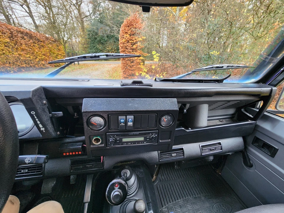1999 Land Rover Defender 110 - Image 12 of 21