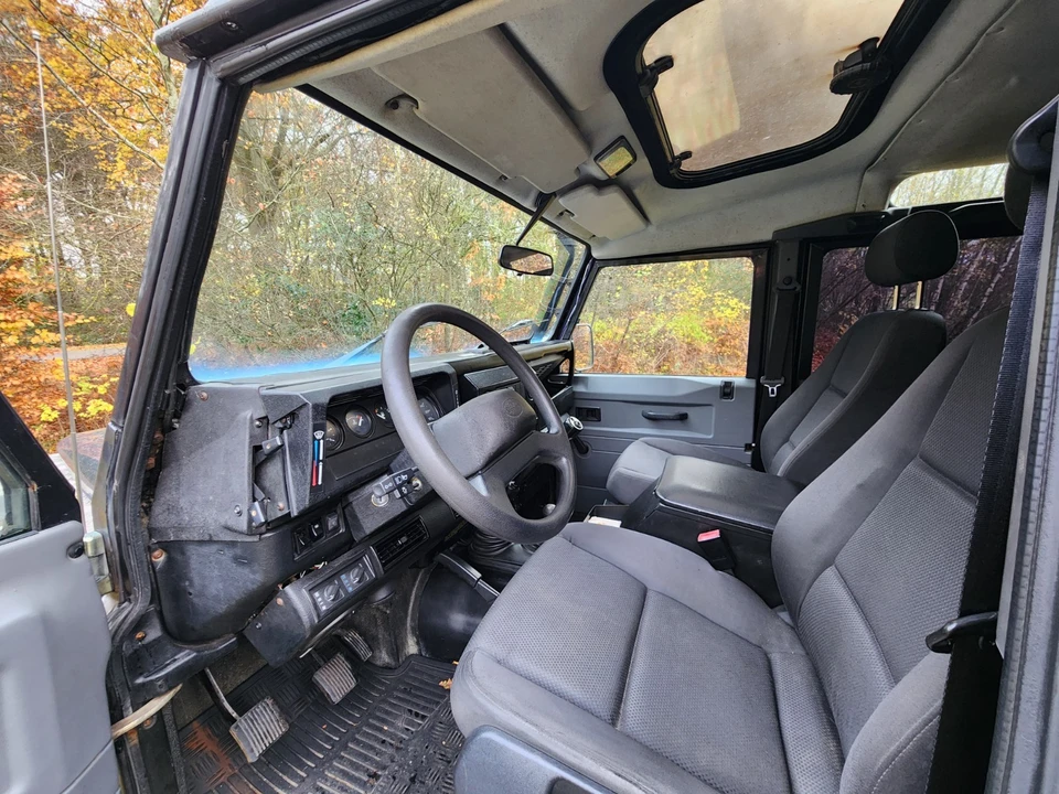 1999 Land Rover Defender 110 - Image 10 of 21