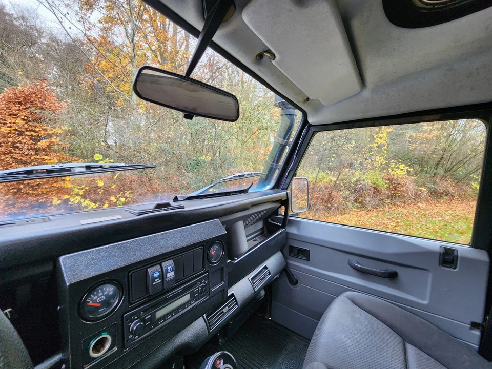 1999 Land Rover Defender 110 - Image 5 of 21