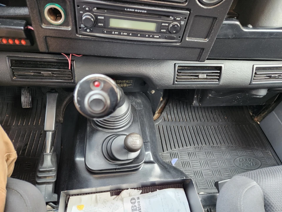 1999 Land Rover Defender 110 - Image 14 of 21