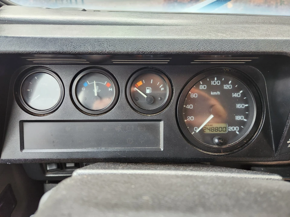 1999 Land Rover Defender 110 - Image 18 of 21