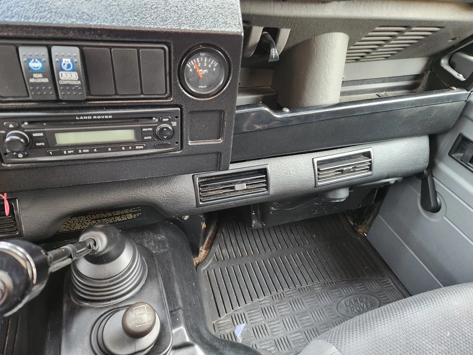 1999 Land Rover Defender 110 - Image 13 of 21