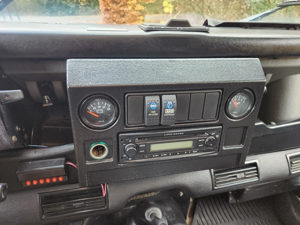 1999 Land Rover Defender 110 - Image 17 of 21